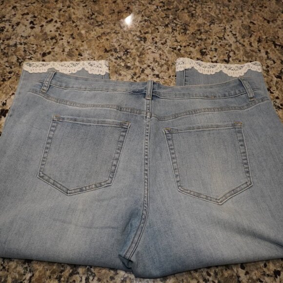 Lane Bryant Mid-Rise Girlfriend Crop Capris Size 18 - Picture 4 of 5